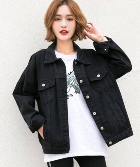 宽松牛仔衣里面搭配什么衣服好看吗