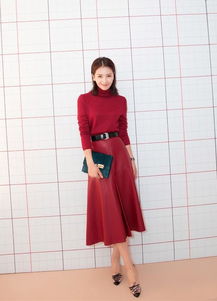 红色皮带如何搭配衣服