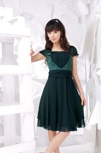 皮肤暗黄搭配什么颜色衣服吗
