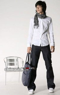 春季男生比较潮流的衣服搭配