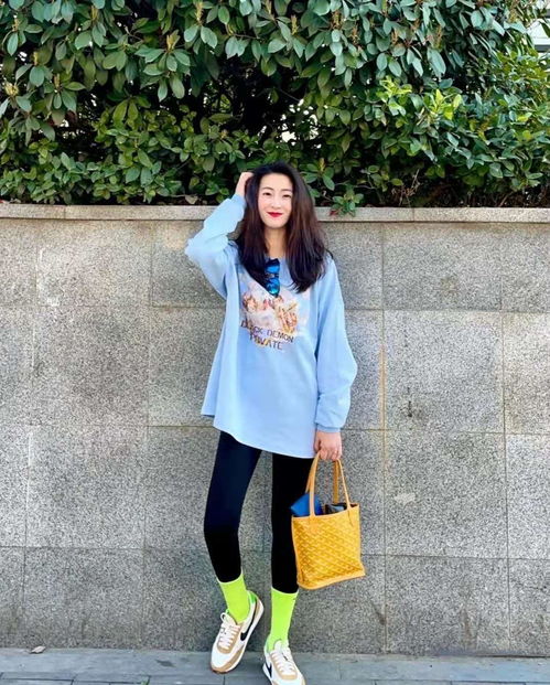 小鬼鲨鱼衣服怎么搭配的