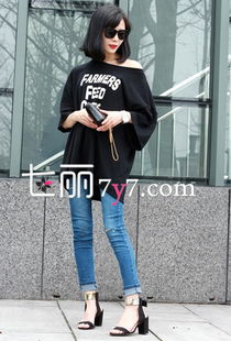 黑色粗高跟鞋怎么搭配衣服