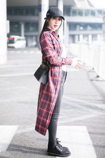 米黄衣服怎么搭配衣服