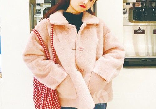 粉色衣服搭配什么颜色打底衣服好看
