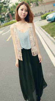 流苏马甲怎么搭配衣服