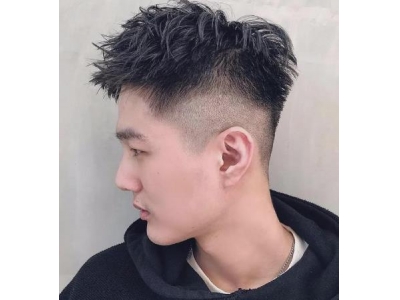 男生流行的几种染发颜色(男生最火染发颜色)