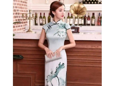 穿旗袍配什么样的包包好？
