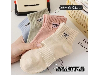 流行袜子图(现在最流行的袜子的图片)
