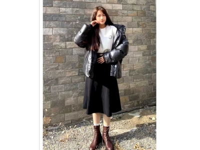 短款宽松版羽绒服搭配什么衣服好看