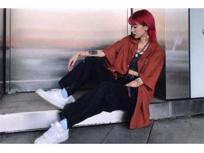 砖红的衣服搭配