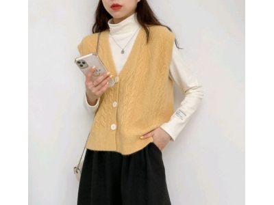 皇冠衣服搭配
