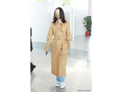 浅咖色怎么搭配衣服