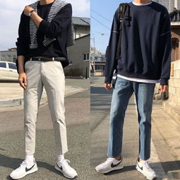浅蓝色圆领衣服搭配什么颜色卫衣