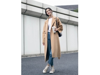 中长驼色羊毛外套怎么搭配衣服好看