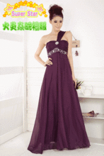 灰色衣服搭配什么颜色耳环好看