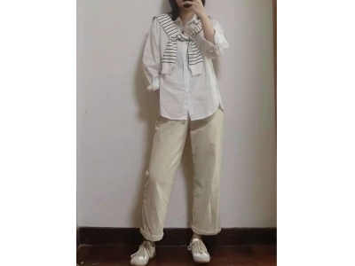杏色短裤子搭配什么颜色的衣服(请问杏色的裤子