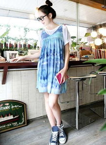 背心裙怎么搭配衣服(背心裙怎么搭配)