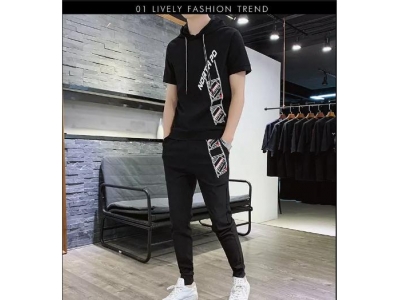 男生个子太高夏季怎么搭配衣服(夏天高个子男生
