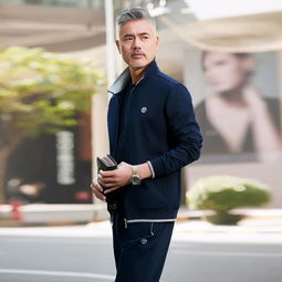 轻老人怎么搭配衣服(中老年人服装怎样搭配才得