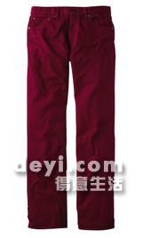 红色裤子搭配什么颜色的衣服(红色裤子配什么颜