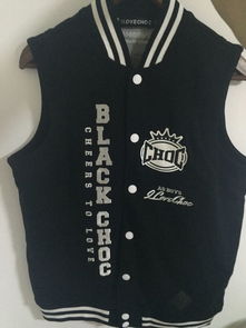 黑色无袖里面怎么搭配衣服