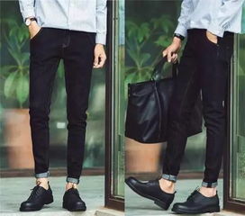 男士牛仔裤搭配黑色衣服可以吗