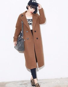 带棒球帽怎样搭配衣服