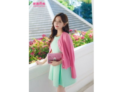 女人穿衣服怎么搭配好看欣赏