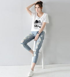 夏天破洞牛仔裤搭配什么衣服好看