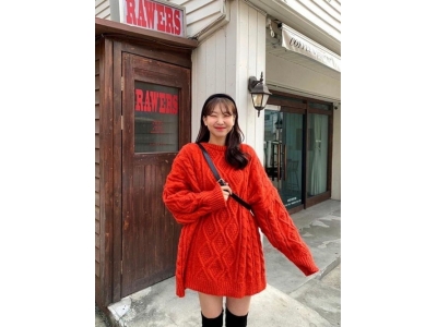 西柚红搭配什么颜色的衣服