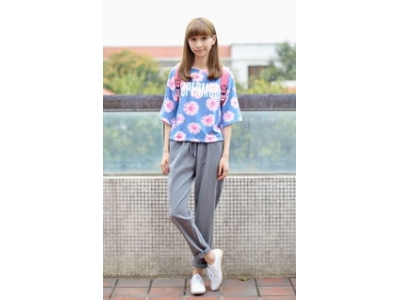 黄色太阳花搭配什么衣服