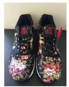 花哨鞋子搭配什么衣服