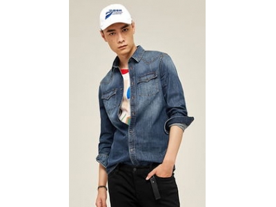 棒球帽子颜色的搭配什么衣服