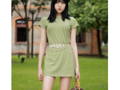 绿裙子配什么颜色的腰带？