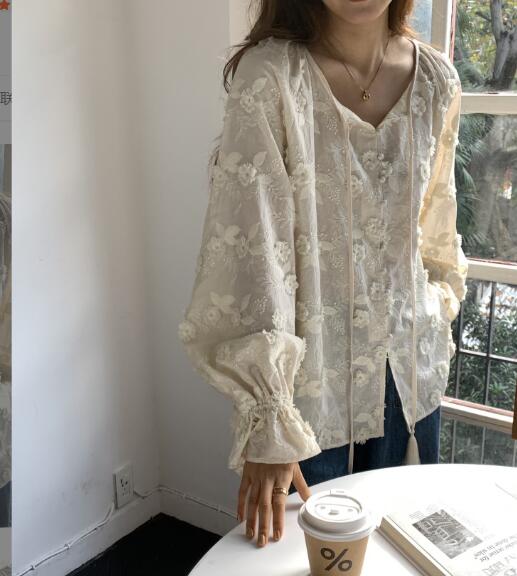 米黄衣服搭配什么颜色最好