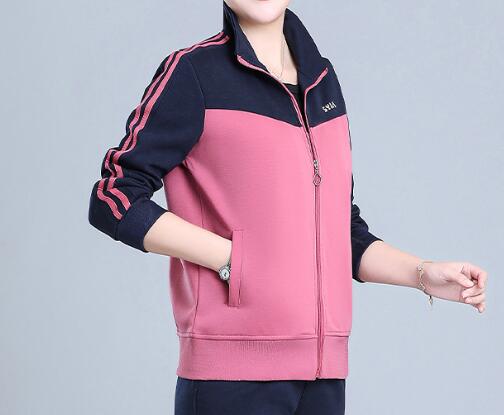 流行中年妇女春秋款(品牌女中年春秋服装)