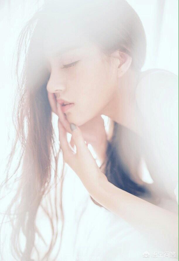 你觉得女孩子怎样穿搭才最性感？